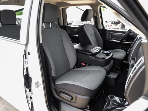 Used 2022 RAM 1500 Classic SLT RWD image 32