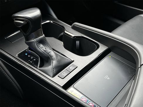 Used 2023 Lexus ES 300h w/ Premium Package image 17