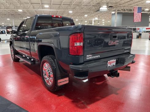 Used 2018 GMC Sierra 2500 Denali w/ Duramax Plus Package image 5