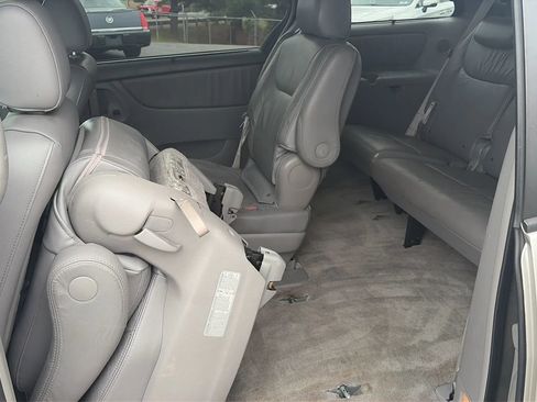 Used 2007 Toyota Sienna XLE Limited image 36