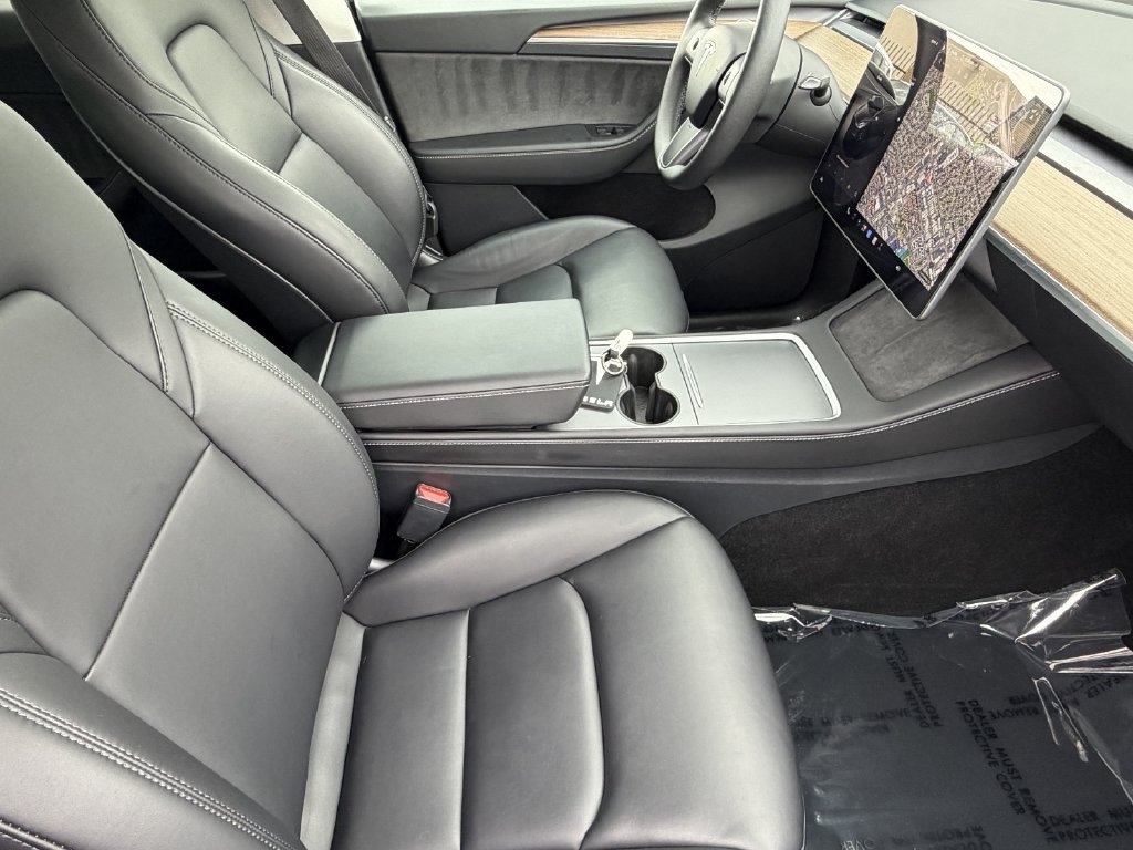 Used 2024 Tesla Model Y 2WD image 9