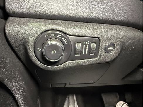 Used 2016 Chrysler 200 S w/ Navigation & Sound Group I image 35