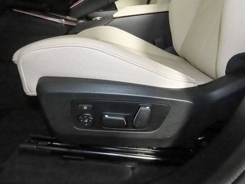 Used 2025 BMW X3 xDrive30i w/ Premium Package AWD/4WD image 14