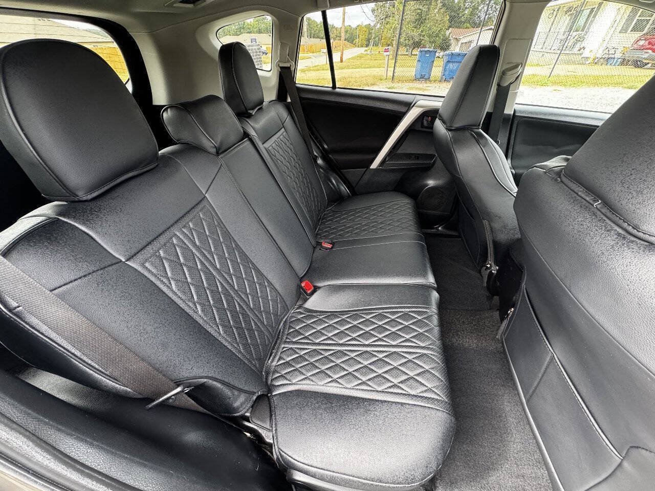 Used 2014 Toyota RAV4 LE AWD/4WD image 16