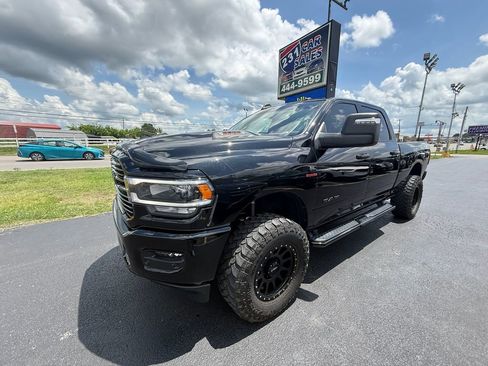 Used 2024 RAM 2500 Laramie w/ Night Edition AWD/4WD image 8