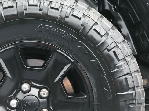 Used 2020 Jeep Gladiator Mojave w/ Trailer Tow Package AWD/4WD image 41