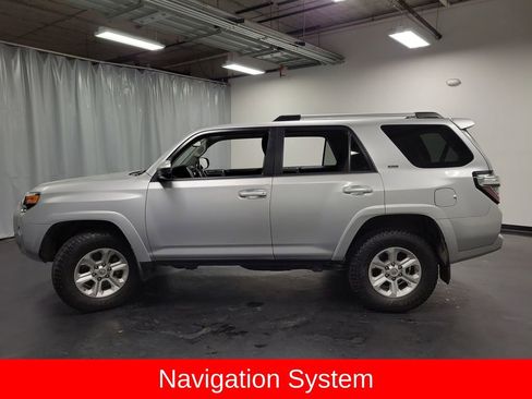 Used 2020 Toyota 4Runner SR5 AWD/4WD image 5