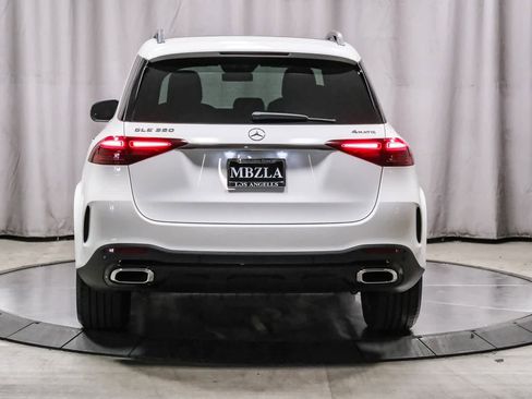 Used 2025 Mercedes-Benz GLE 350 4MATIC image 3