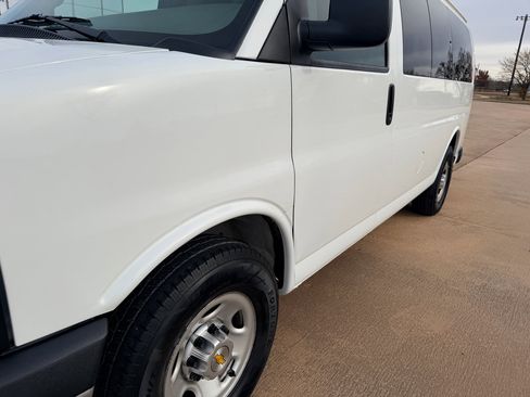 Used 2015 Chevrolet Express 2500 LT w/ LT Preferred Equipment Group image 6