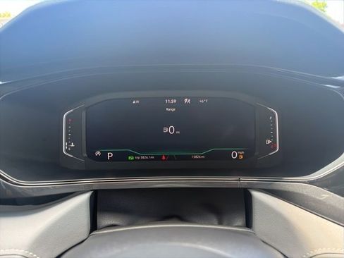 Used 2024 Volkswagen Taos SEL AWD/4WD image 23