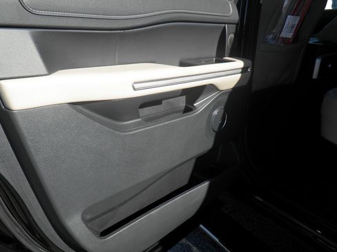 Certified 2024 Ford Expedition Max Limited image 17