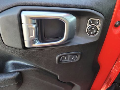 Used 2023 Jeep Wrangler Sport S image 13