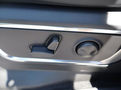 New 2026 RAM 1500 Laramie AWD/4WD image 15