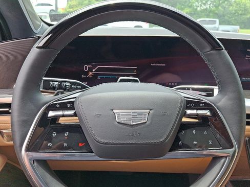 New 2025 Cadillac Escalade IQ Luxury 2 AWD/4WD image 16