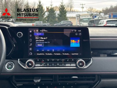 Used 2023 Chevrolet Colorado Z71 image 18