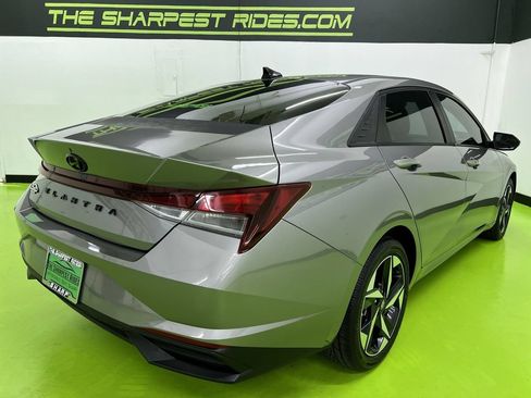 Used 2023 Hyundai Elantra SEL w/ Convenience Package FWD image 10