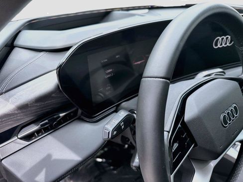 Used 2025 Audi A6 e-tron Premium Plus w/ Premium Plus RWD image 9