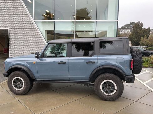 Used 2023 Ford Bronco Badlands image 8