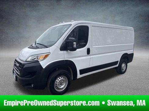 Used 2025 RAM ProMaster 2500 w/ Convenience Group FWD image 1