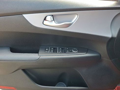 Used 2023 Kia Forte LXS image 13