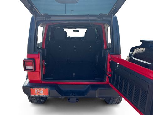 Used 2018 Jeep Wrangler Unlimited Sport S AWD/4WD image 19