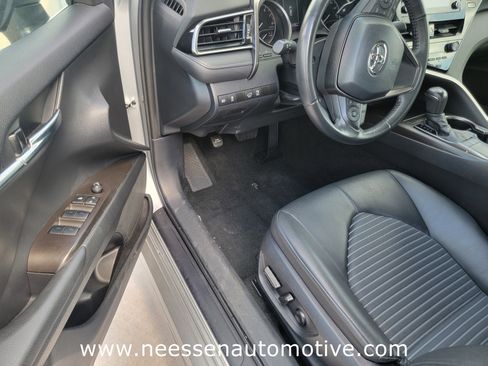 Used 2024 Toyota Camry SE FWD image 14