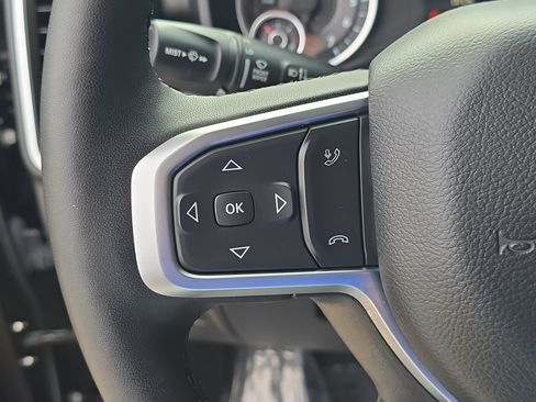 Used 2025 RAM 1500 Big Horn AWD/4WD image 30