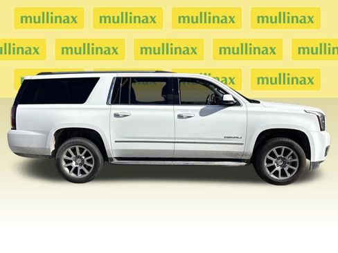 Used 2020 GMC Yukon XL Denali image 2