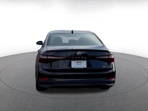 Used 2025 Volkswagen Jetta SE image 12