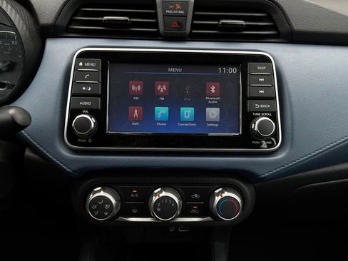 Used 2025 Nissan Versa SV FWD image 24