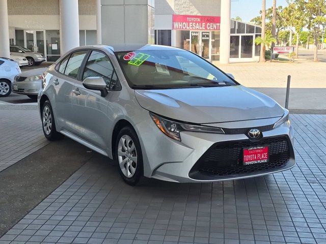 Used 2022 Toyota Corolla LE FWD image 3