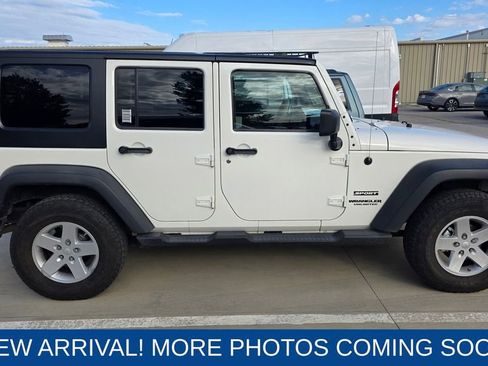 Used 2010 Jeep Wrangler Unlimited Sport image 5
