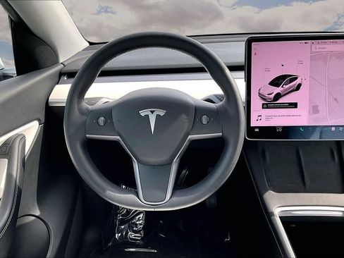 Used 2021 Tesla Model Y Long Range AWD/4WD image 8