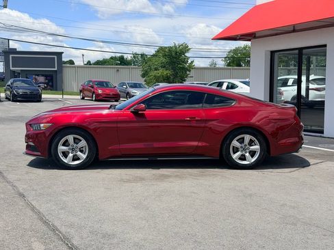 Used 2017 Ford Mustang Coupe RWD image 3