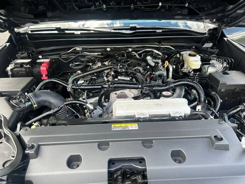 Certified 2025 Toyota Tacoma SR5 AWD/4WD image 26