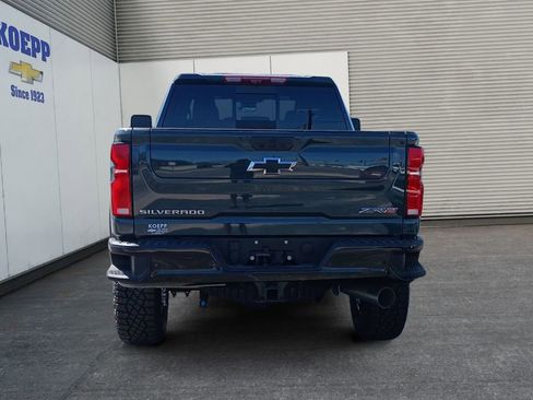 New 2026 Chevrolet Silverado 2500 ZR2 AWD/4WD image 4