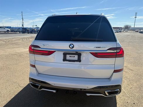 Used 2022 BMW X7 xDrive40i w/ M Sport Package image 4