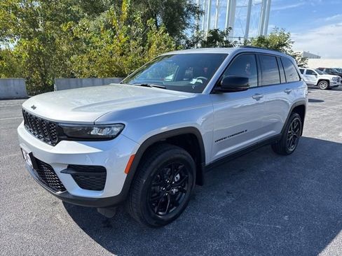 New 2025 Jeep Grand Cherokee Altitude w/ Trailer Tow Package image 1