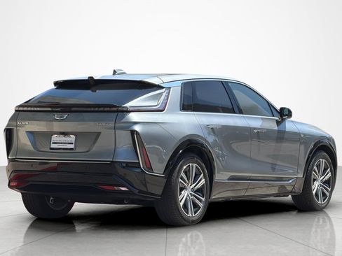 Used 2024 Cadillac Lyriq Luxury AWD/4WD image 5