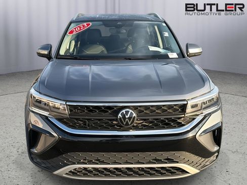 Used 2023 Volkswagen Taos SE FWD image 9