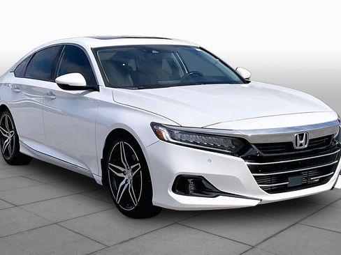 Used 2022 Honda Accord Touring image 3