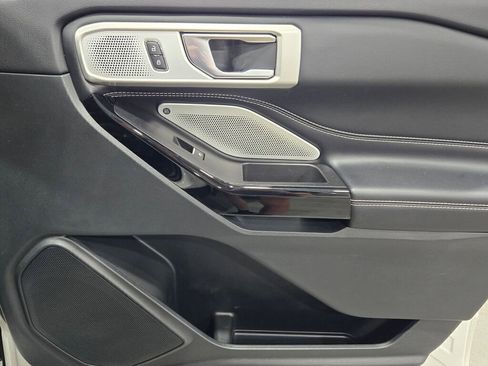 Certified 2022 Ford Explorer ST w/ Equipment Group 401A image 8