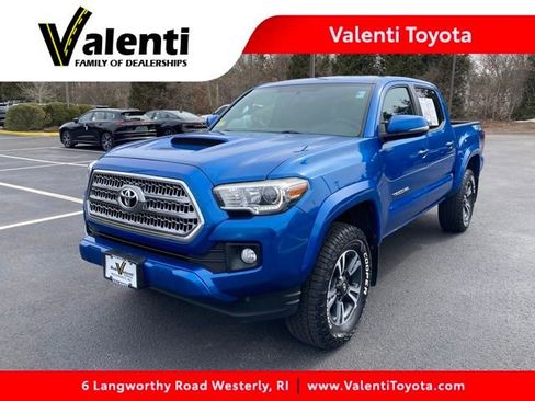Used 2017 Toyota Tacoma TRD Sport w/ Tow Package (A/T) image 1
