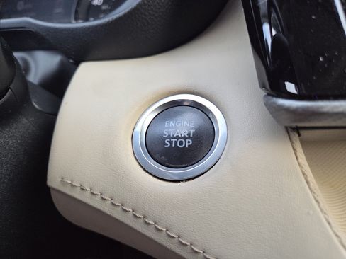 Used 2021 Toyota Highlander Platinum AWD/4WD image 9
