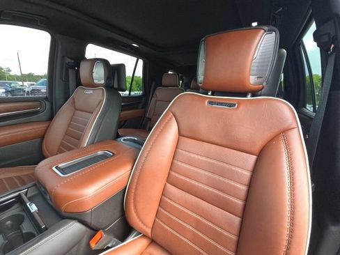 Used 2023 GMC Yukon Denali Ultimate AWD/4WD image 27