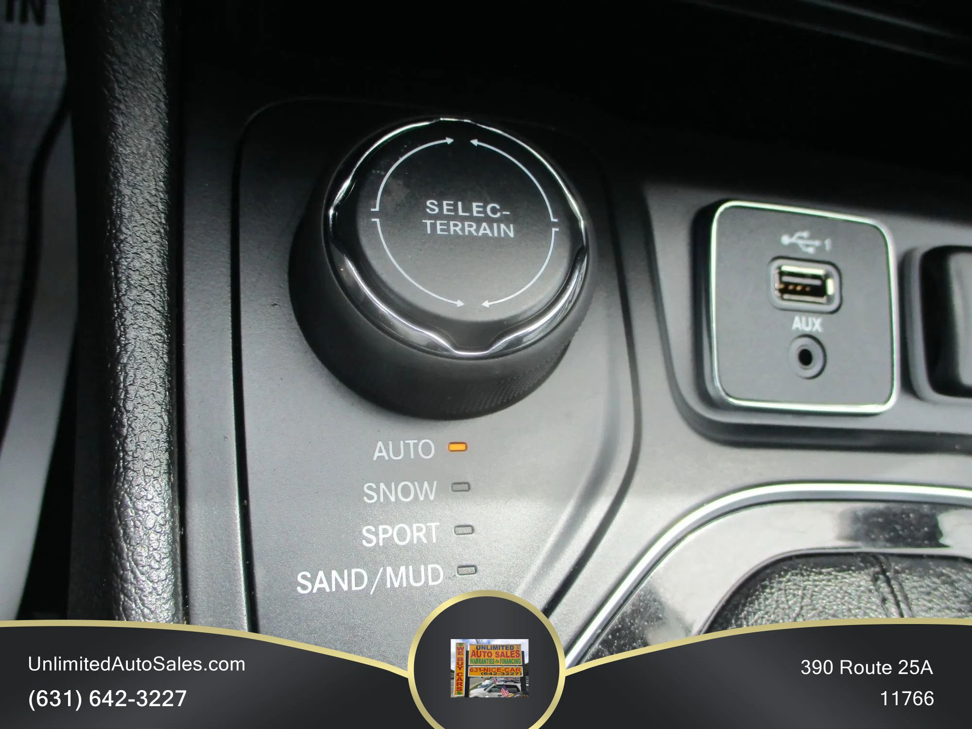 Used 2019 Jeep Cherokee Limited AWD/4WD image 12
