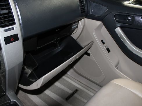 Used 2004 Toyota 4Runner Limited w/ Preferred Accessory Pkg RWD image 18