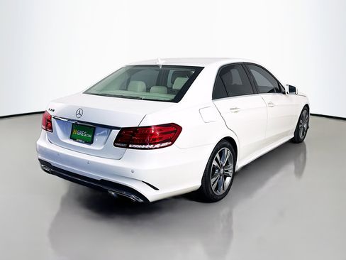 Used 2016 Mercedes-Benz E 350 Sedan w/ Premium Package image 10