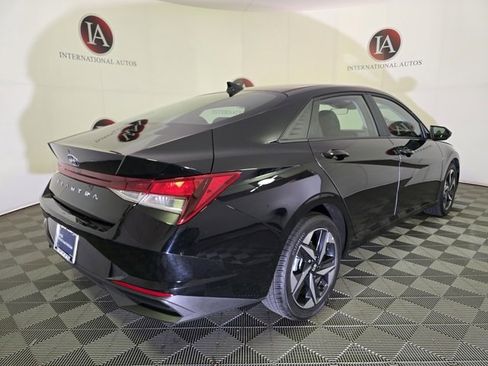 Certified 2023 Hyundai Elantra SEL w/ Convenience Package image 5