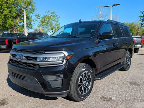 Used 2024 Ford Expedition XLT image 2